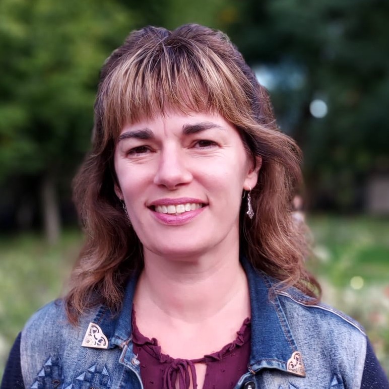 Portret van Iris Deuss, praktijk voor Systeemtherapie en Lichaamsgerichte Therapie